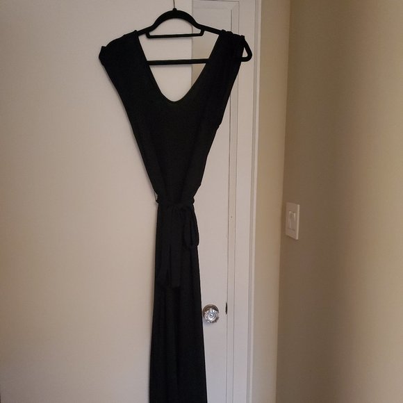 The gap jumpsuit with flare bottoms - Picture 4 of 5